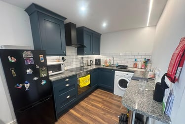 1 bed flat, Addison Road, Flat 2, North Hill, Plymouth, PL48LL - Image 1